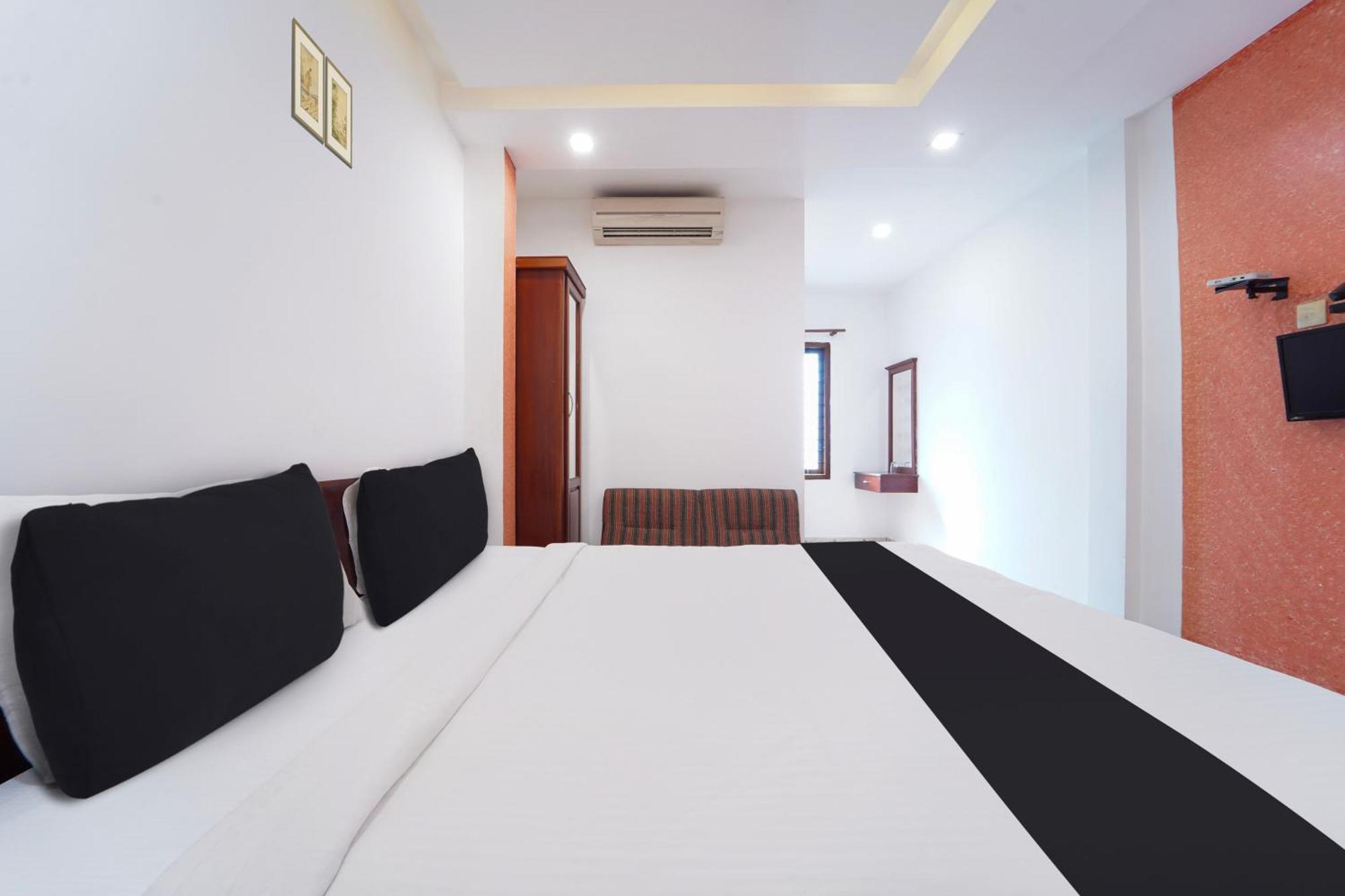 Super Townhouse City Center Ernakulam Kochi Exterior photo