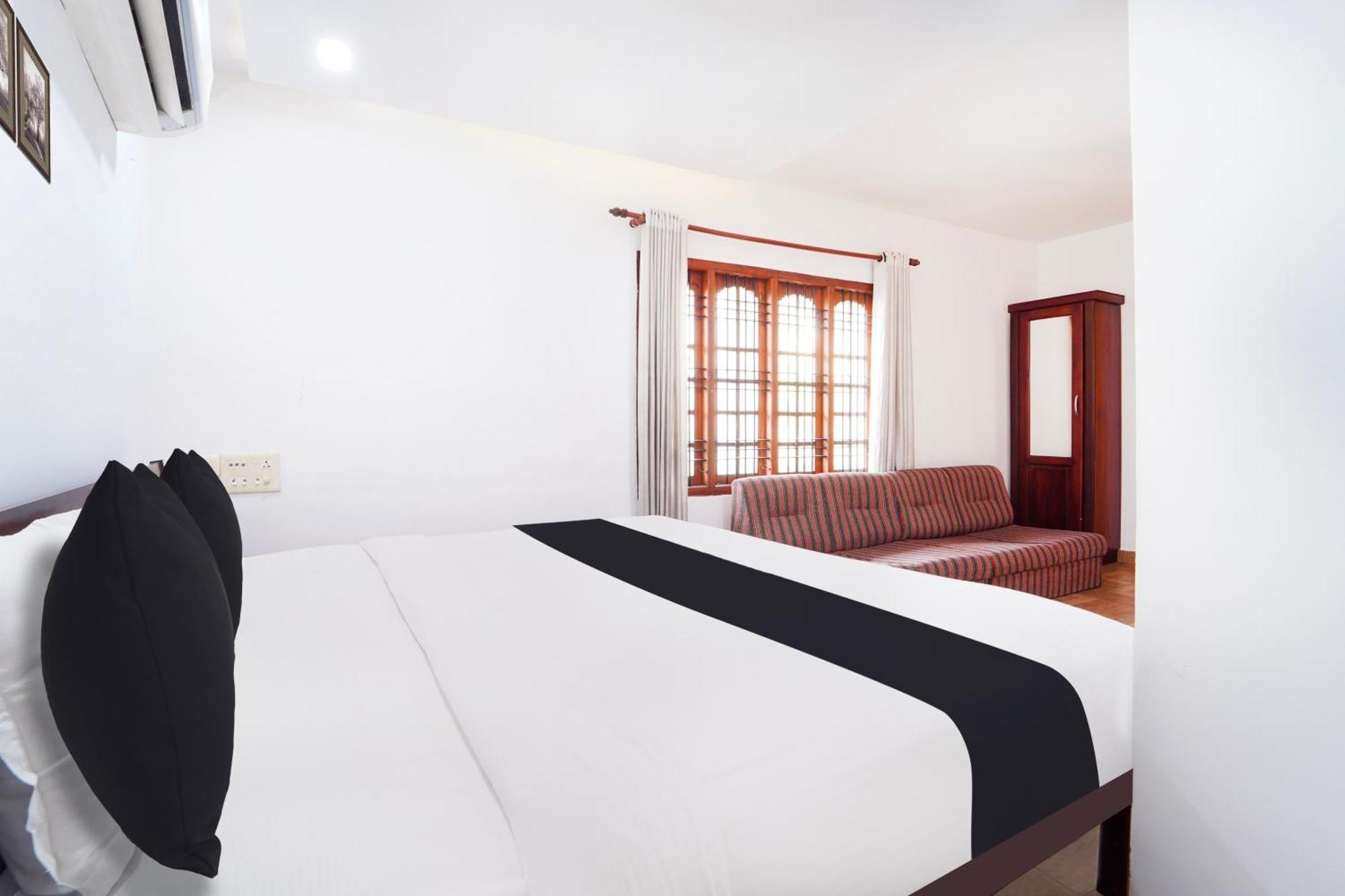Super Townhouse City Center Ernakulam Kochi Exterior photo